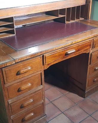 Scrivania in rovere