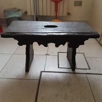 Sgabello antico originale. 