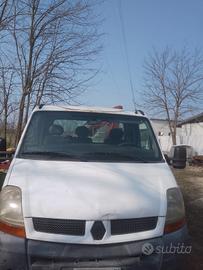 Renault master 2.5 DCI con gru