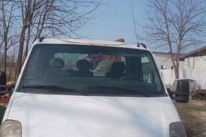 Renault master 2.5 DCI con gru