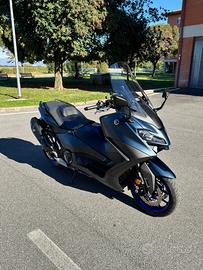 Yamaha T-Max 560 icon Blue 2024