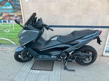 T-Max 560