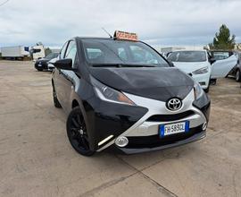 Toyota Aygo 1.0 BENZINA NAVI/LED/RETRO - 2017