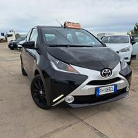 Toyota Aygo 1.0 BENZINA NAVI/LED/RETRO - 2017