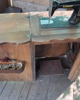 Vecchia macchina da cucire