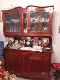 Mobile buffet filettato  vetri molati e piombati