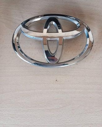 Stemma/Logo paraurti anteriore Toyota Aygo