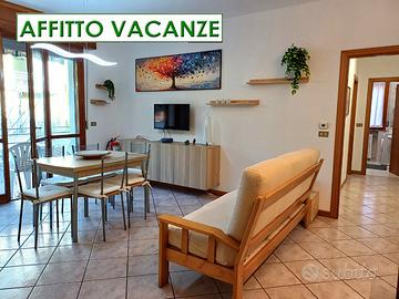 1-31 AGOSTO Con terrazzo e vicinissimo al mare