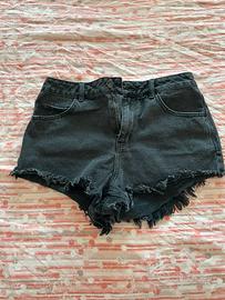 Shorts in Denim Nero Sfilacciati