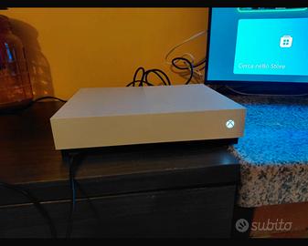 X Box One S All-Digital e controller