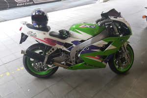 Splendido Zxr 400 L9 consevato