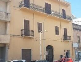 Lv10 locale commerciale con magazzino via palermo