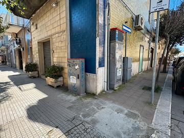 Locale commerciale/ufficio/studio