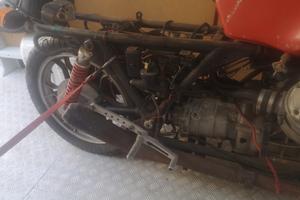 Moto Guzzi Le Mans 2