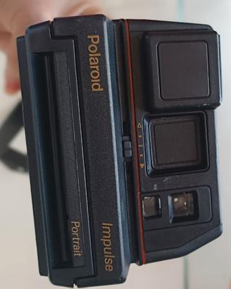 POLAROID IMPULSE PORTRAIT Nera e Rossa -Made in UK