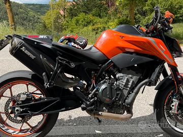 Akrapovic