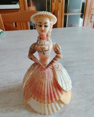 bambolina in conchiglie 