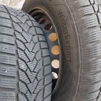 4 ruote (cerchi + pneumatici invernali 195/65R15)