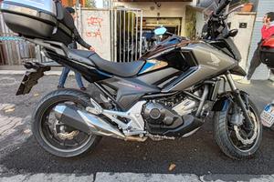 Honda NC750X - consumi da scooter, viaggi ovunque 