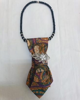 Collana cravatta vintage chiusura calamita 