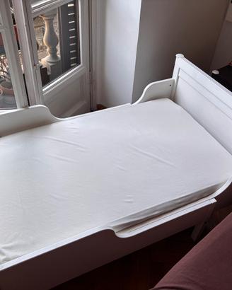 Lettino Ikea allungabile con doghe e materasso