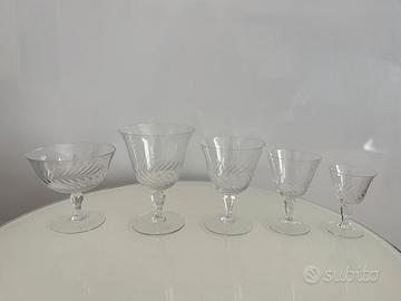 Servizio vintage vetro inciso 63 pezzi