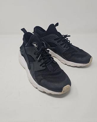 Scarper Nike vari modelli usate poco