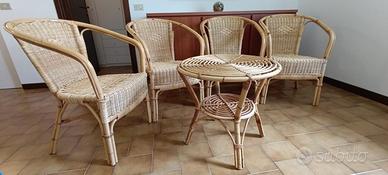 Set di 4 poltroncine e tavolino in midollino