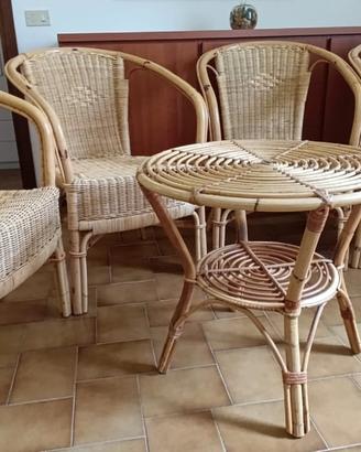 Set di 4 poltroncine e tavolino in midollino