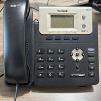 n. 3 telefoni VoIP Yealink SIP‑T21PE2