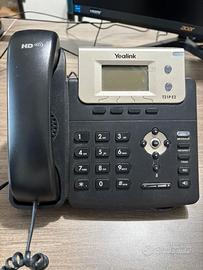 n. 3 telefoni VoIP Yealink SIP‑T21PE2