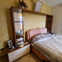 Comodini e alzata per camera da letto