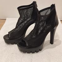 Sandalo a rete tacco alto con plateau