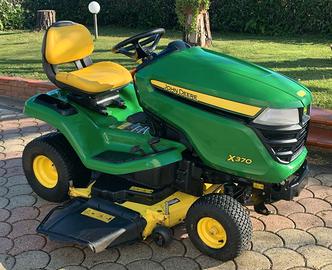 Trattorino rasaerba John Deere X370