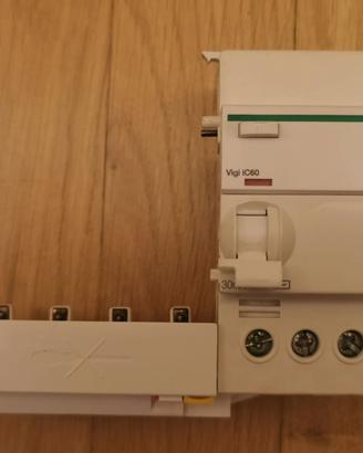 SCHNEIDER Blocco differenziale Vigi iC60 4P