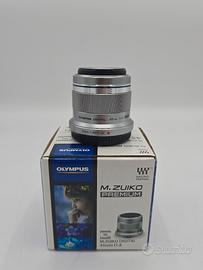 OLYMPUS 45 MM F1.8 SILVER