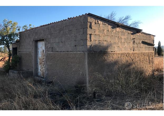 Terreno agricolo, mq 9665 con fabbricato agricolo