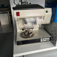 Attrezzatura odontotecnico
