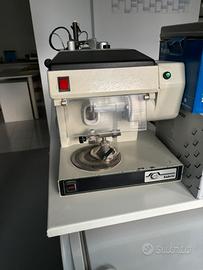 Attrezzatura odontotecnico