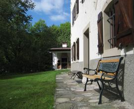 Casa singola con giardino a Vinaio di Lauco