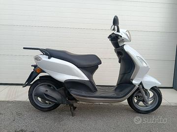 Piaggio fly 150