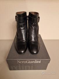 Tronchetti NeroGiardini in Vera Pelle – Taglia 40 