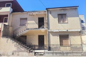 5 LOCALI A PORTO TORRES