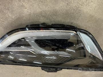 Faro fanale anteriore sx Audi A4
