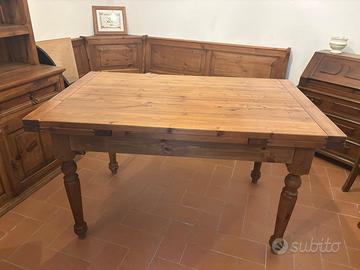 Tavolo in legno massello allungabile+ 4 sedie