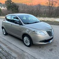 Lancia Ypsilon 1.2 69 CV 5 porte GPL Ecochic Plati