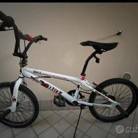 Bicicletta BMX ragazzo