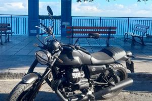 Moto Guzzi V7 IV - 2022