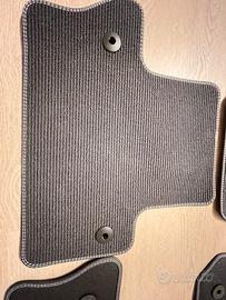 Kit  4 tappeti nuovi per Volvo V60