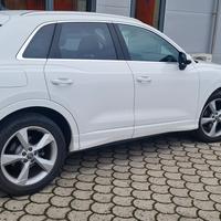 cerchi audi q3 da 19 .